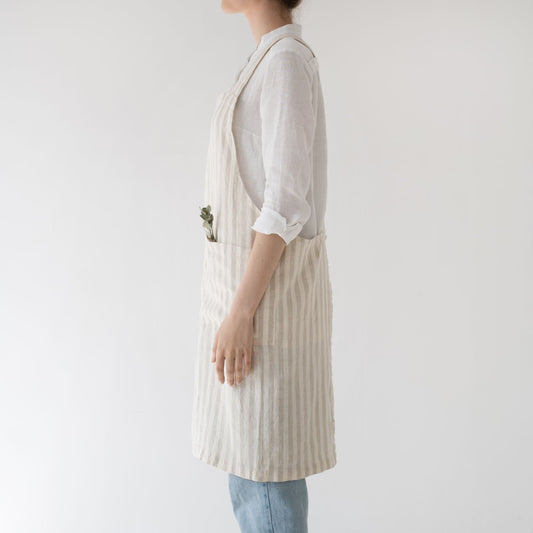 Natural White Stripes lino kryžminio tipo prijuostė — naturalusdrabuziai.lt