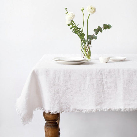 Optical White lino stalo takelis su kutais — naturalusdrabuziai.lt