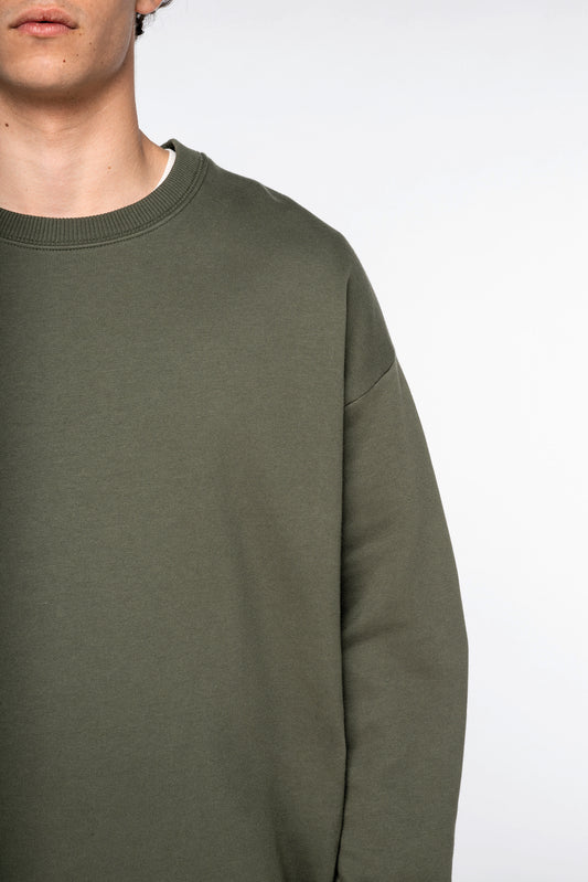 Unisex oversized organinės medvilnės džemperis su apvaliu kaklu — naturalusdrabuziai.lt