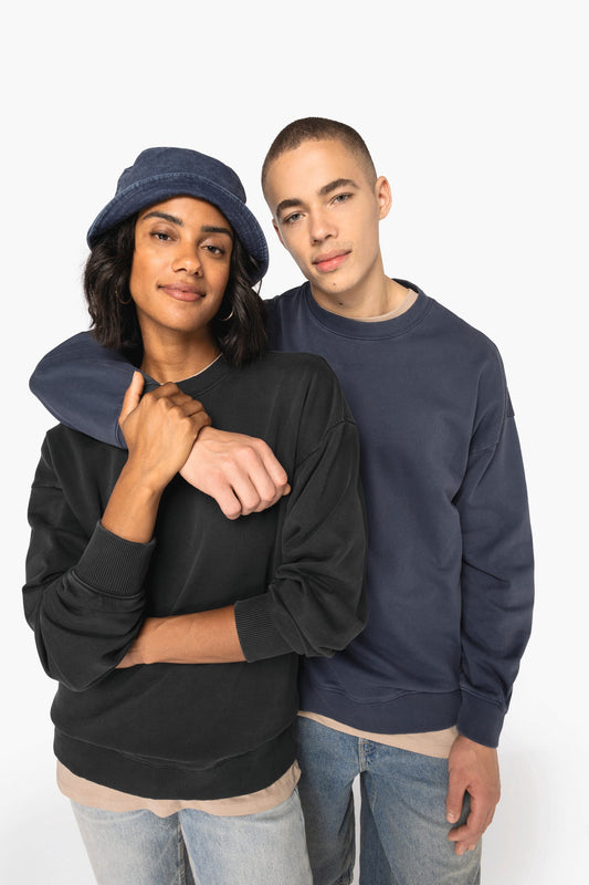 Unisex ekologiškos medvilnės oversized džemperis su apvalia apykakle — naturalusdrabuziai.lt