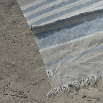Allure Stripe lino antklodė — naturalusdrabuziai.lt
