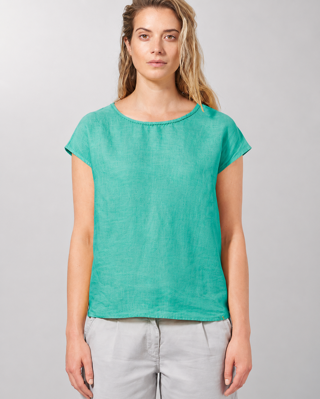 Moteriška palaidinė iš 100% kanapių – emerald