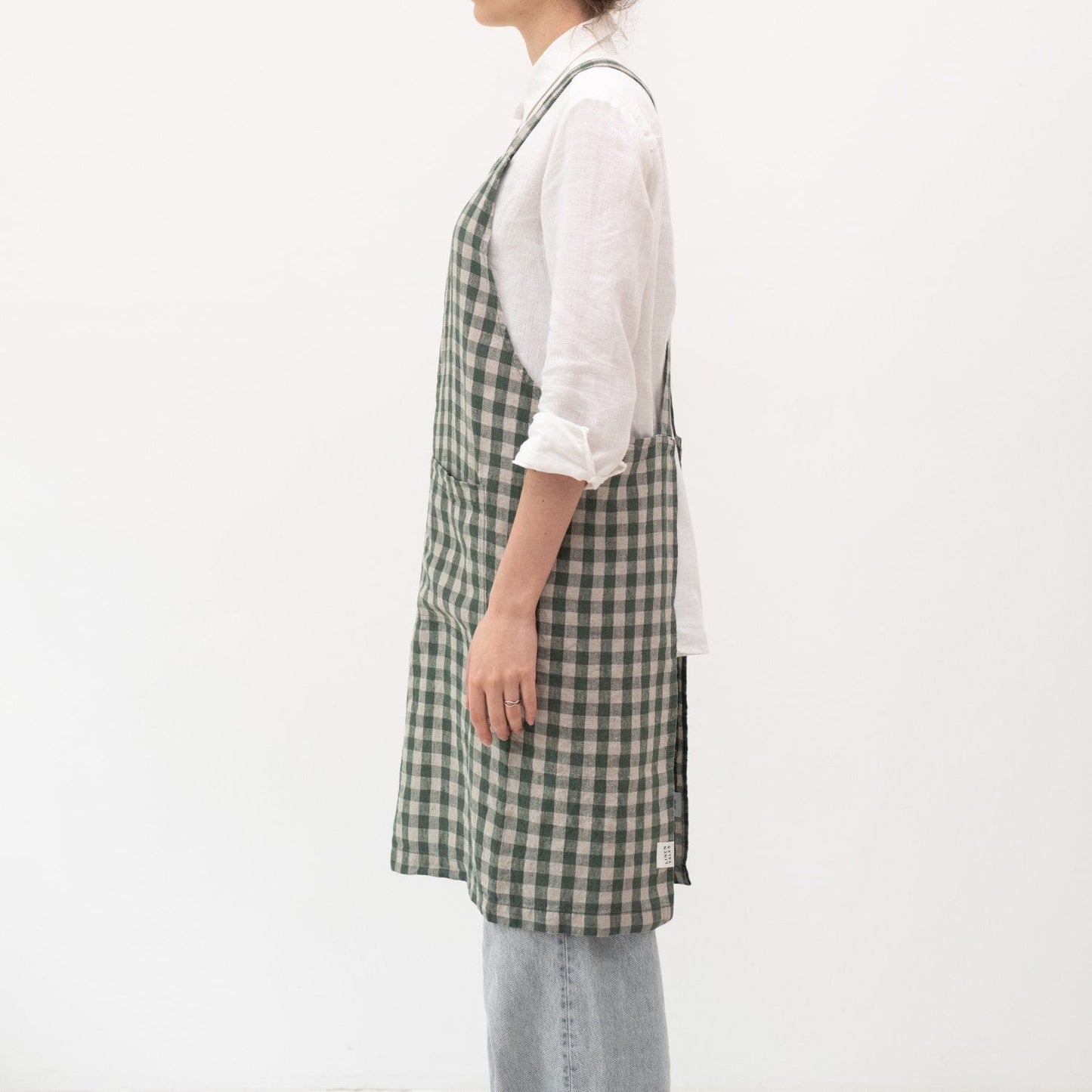 Forest Green Gingham lino kryžminio tipo prijuostė — naturalusdrabuziai.lt