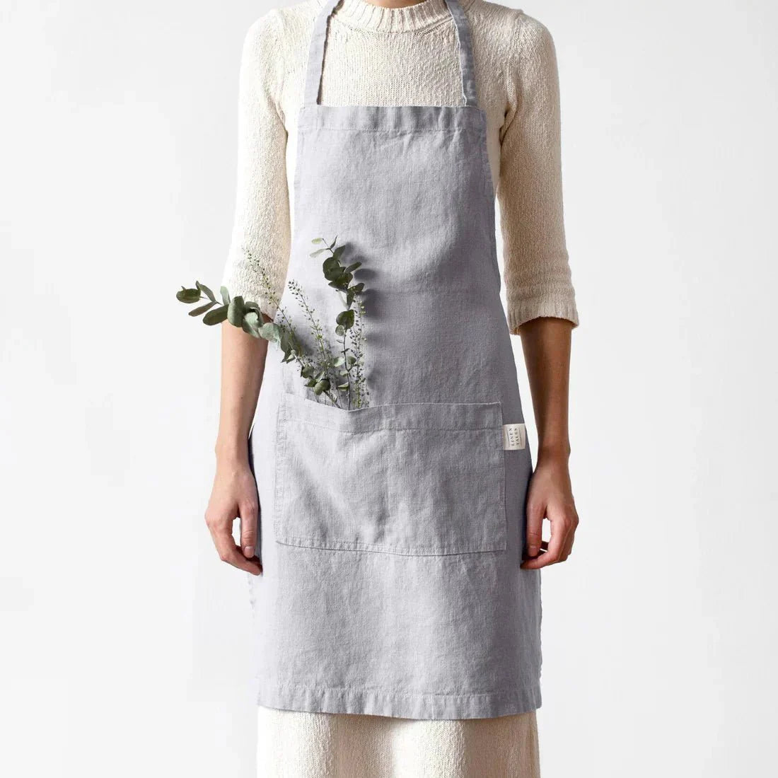 Light Grey lino kasdienė prijuostė — naturalusdrabuziai.lt