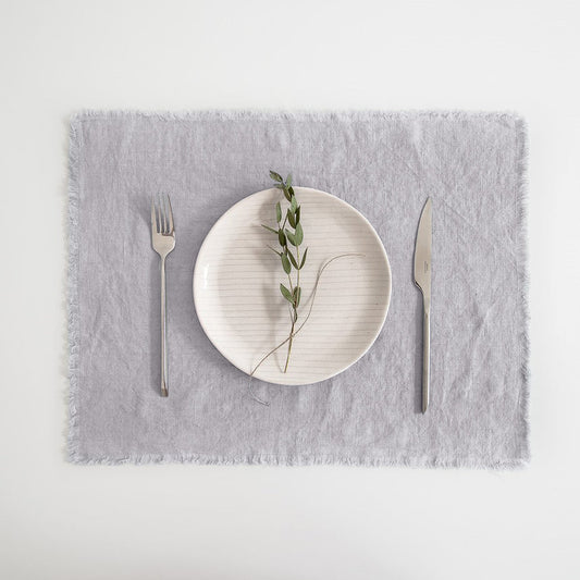 Light Grey lino staltiesėlė su kutais — naturalusdrabuziai.lt