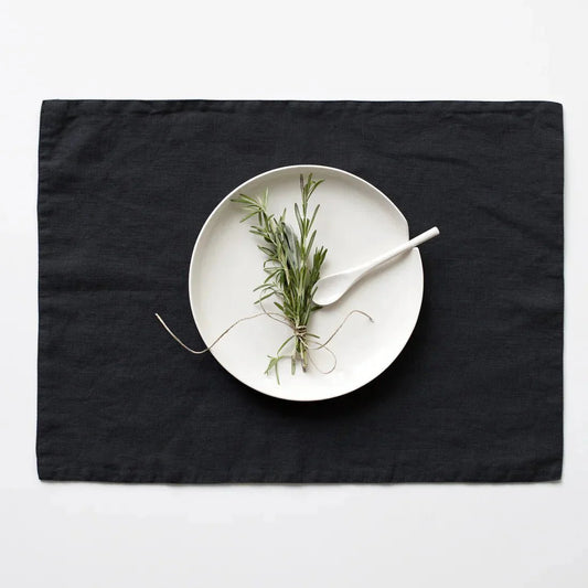 LIMITED EDITION Black lino staltiesėlė — naturalusdrabuziai.lt