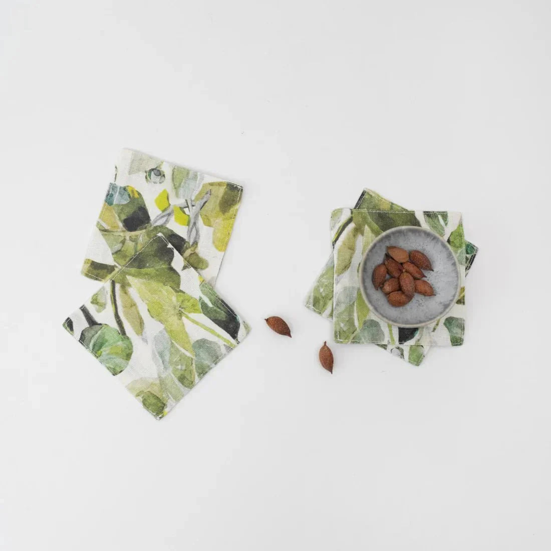 LIMITED EDITION Lotus lino padėkliukų rinkinys 4 vnt. — naturalusdrabuziai.lt