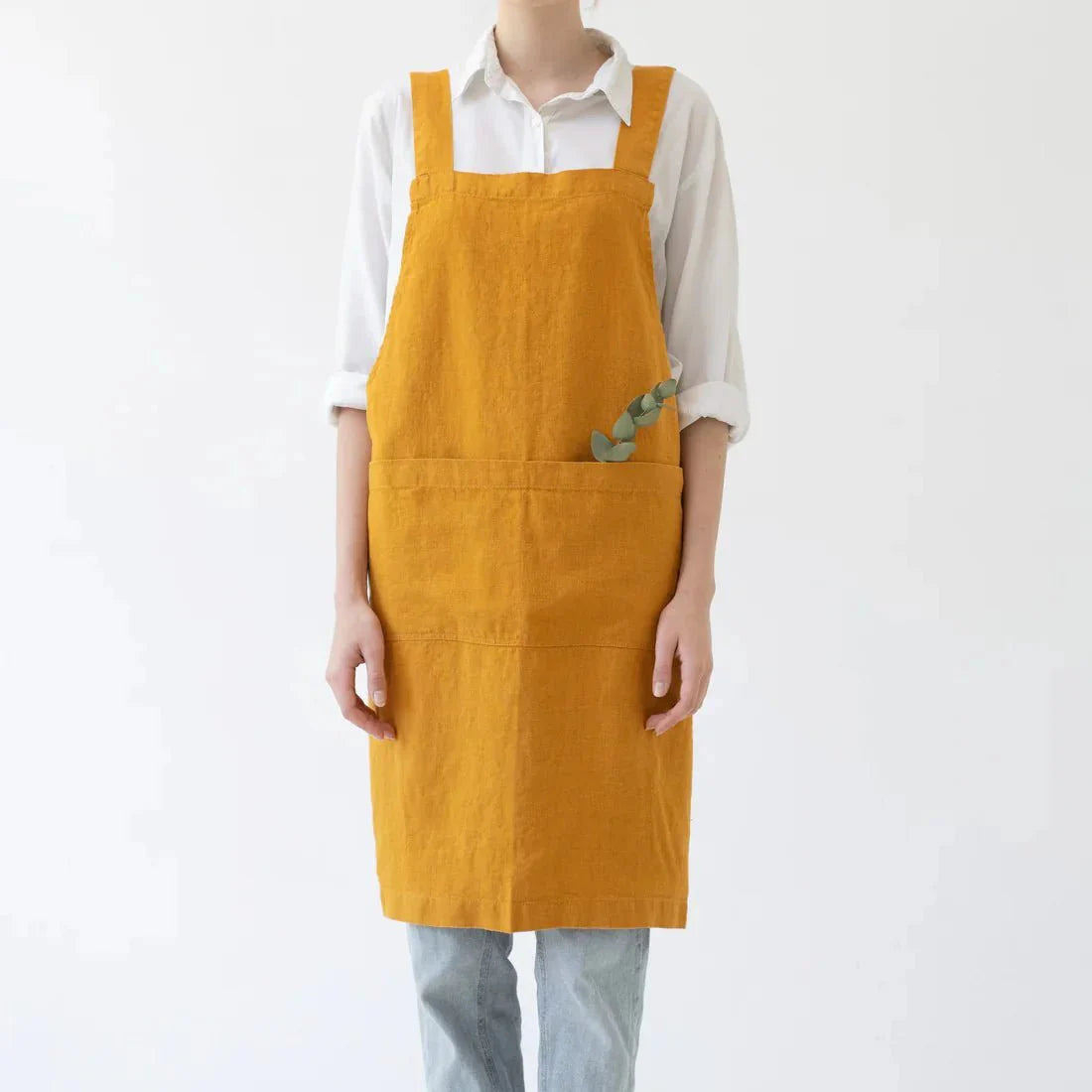 LIMITED EDITION Mustard lino kryžminio tipo prijuostė — naturalusdrabuziai.lt