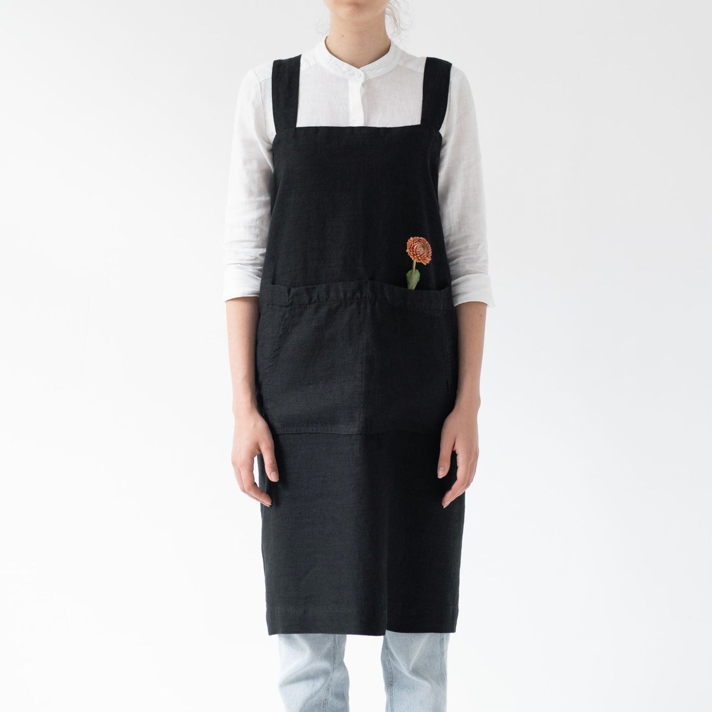 lino Tales Black lino Pinafore prijuostė — naturalusdrabuziai.lt