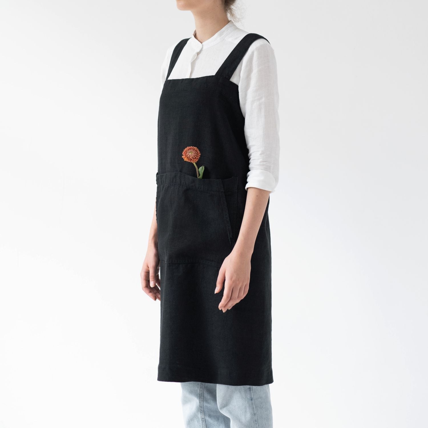 lino Tales Black lino Pinafore prijuostė — naturalusdrabuziai.lt