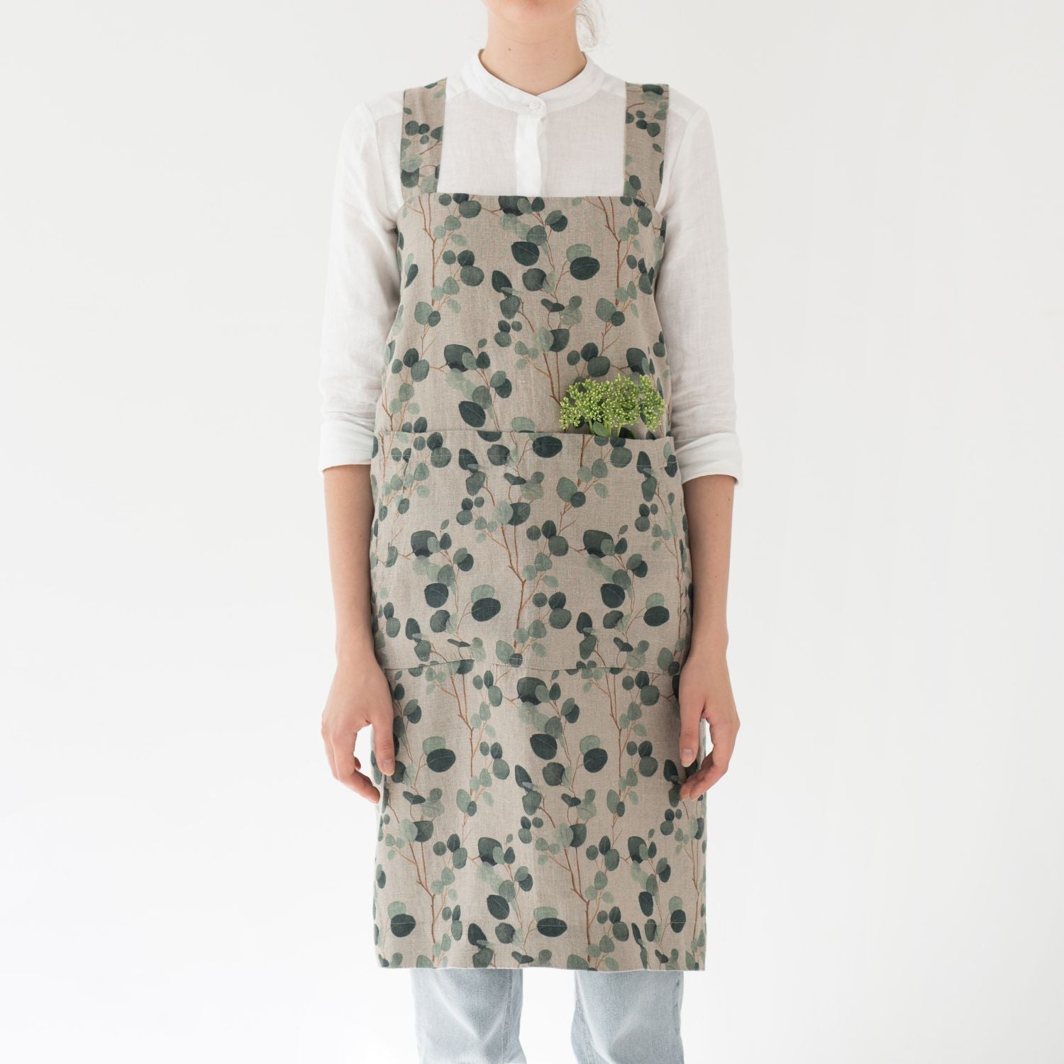 lino Tales Eucalyptus on Light Natural lino Pinafore prijuostė — naturalusdrabuziai.lt