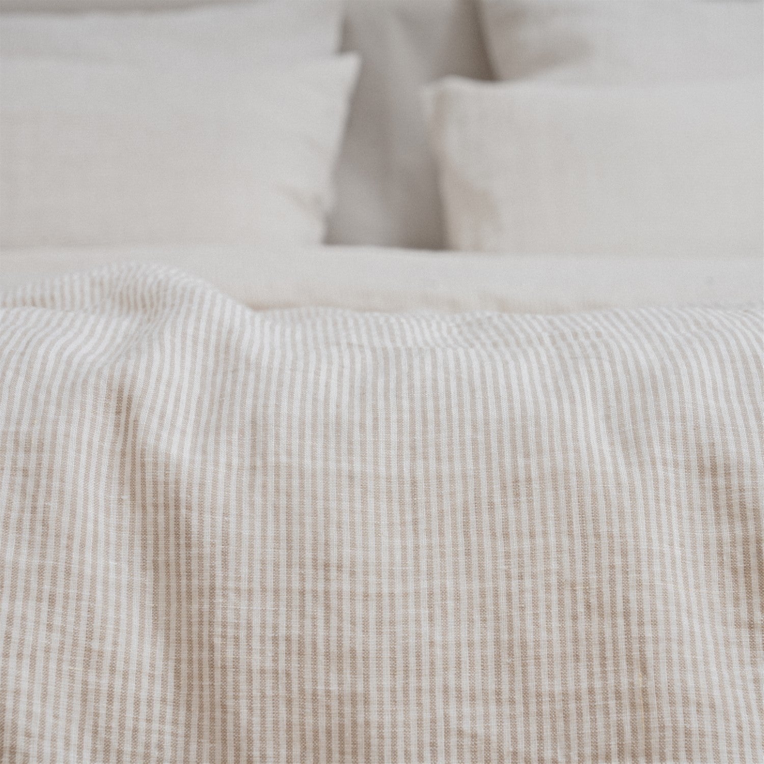 Natural Stripes lino antklodės užvalkalas rinkinys — naturalusdrabuziai.lt