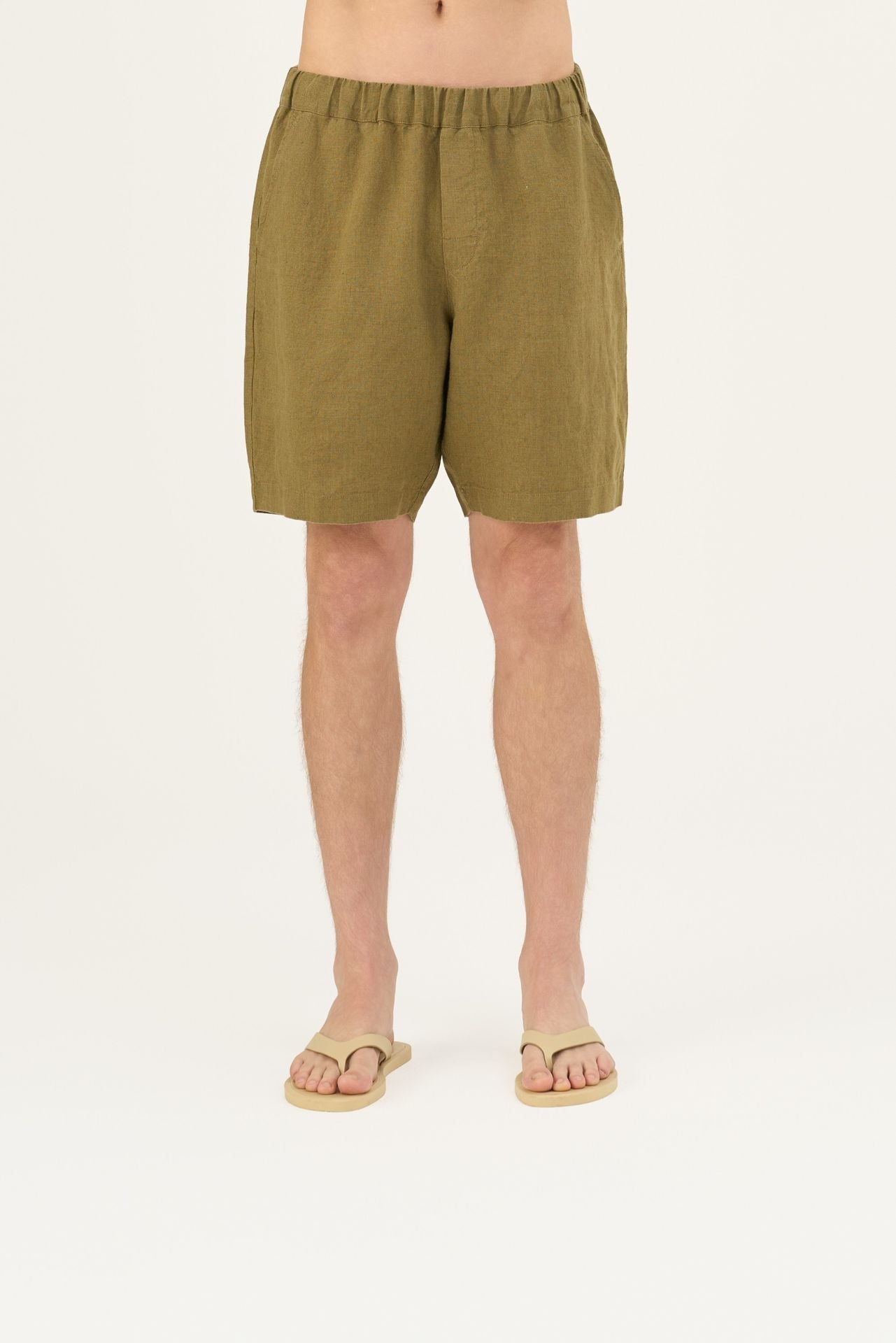 Olive Khaki lino Amabilis šortai — naturalusdrabuziai.lt