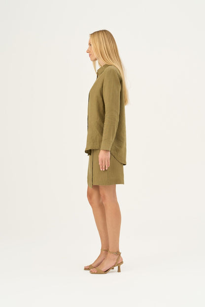 Olive Khaki lino Azalea marškiniai — naturalusdrabuziai.lt