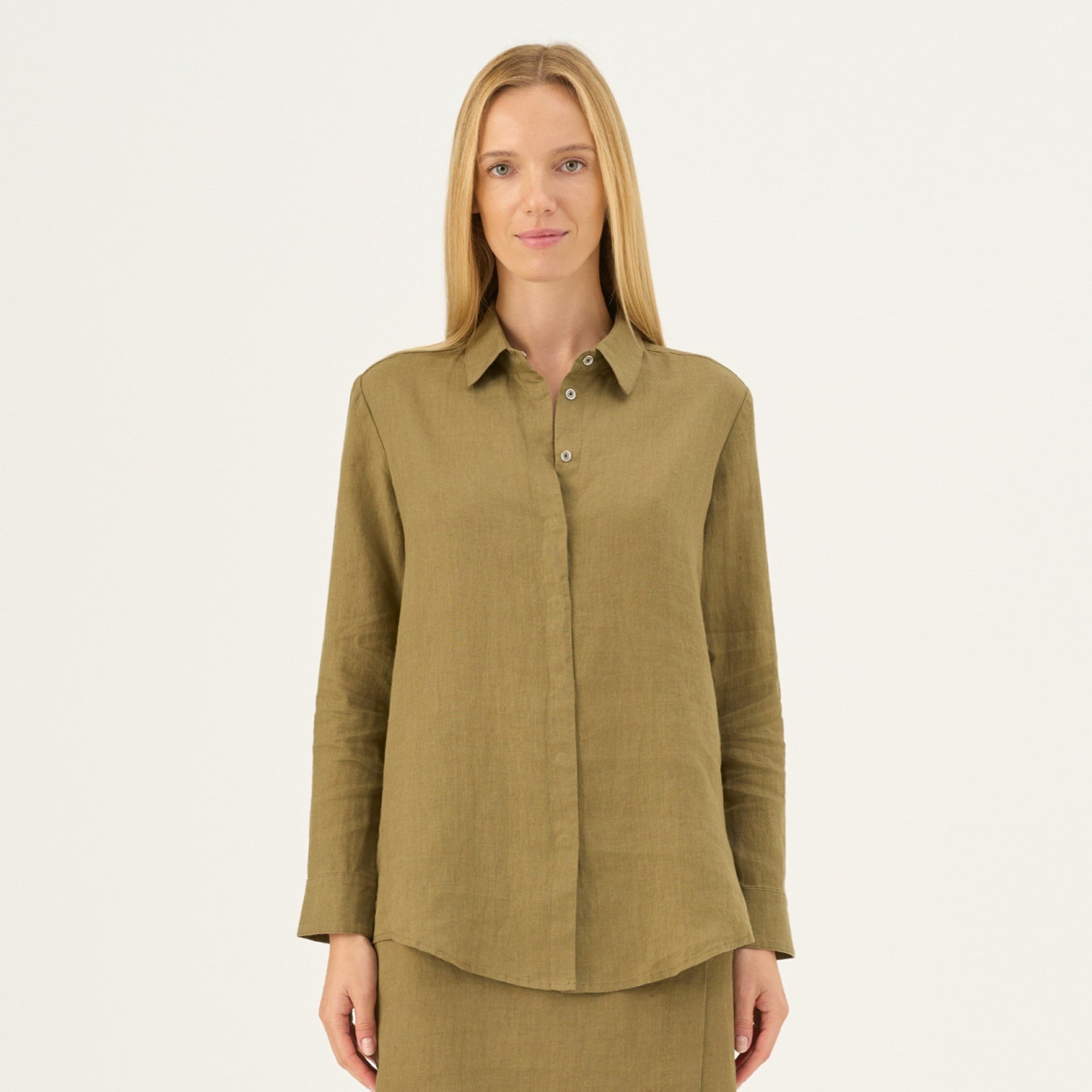 Olive Khaki lino Azalea marškiniai — naturalusdrabuziai.lt