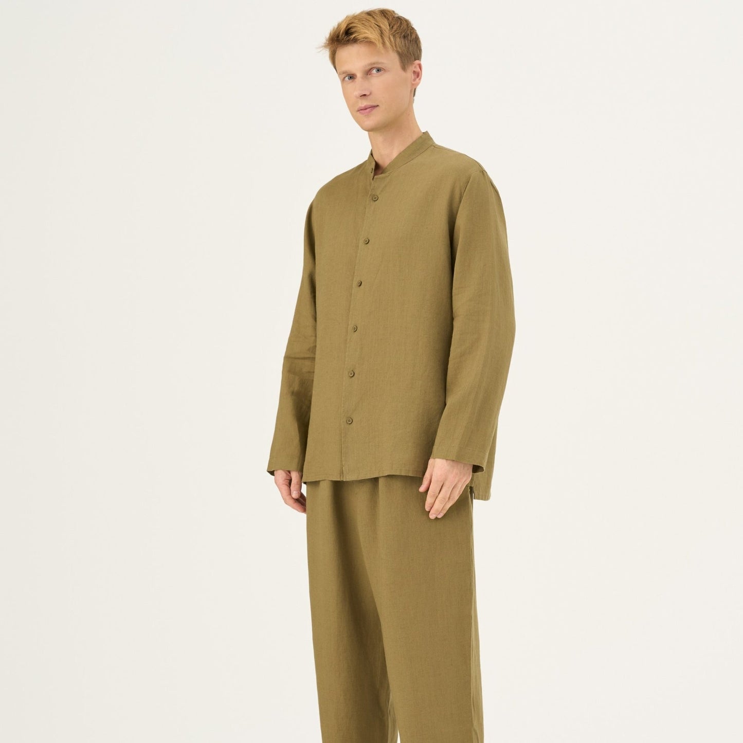 Olive Khaki lino Currant Loungewear rinkinys — naturalusdrabuziai.lt