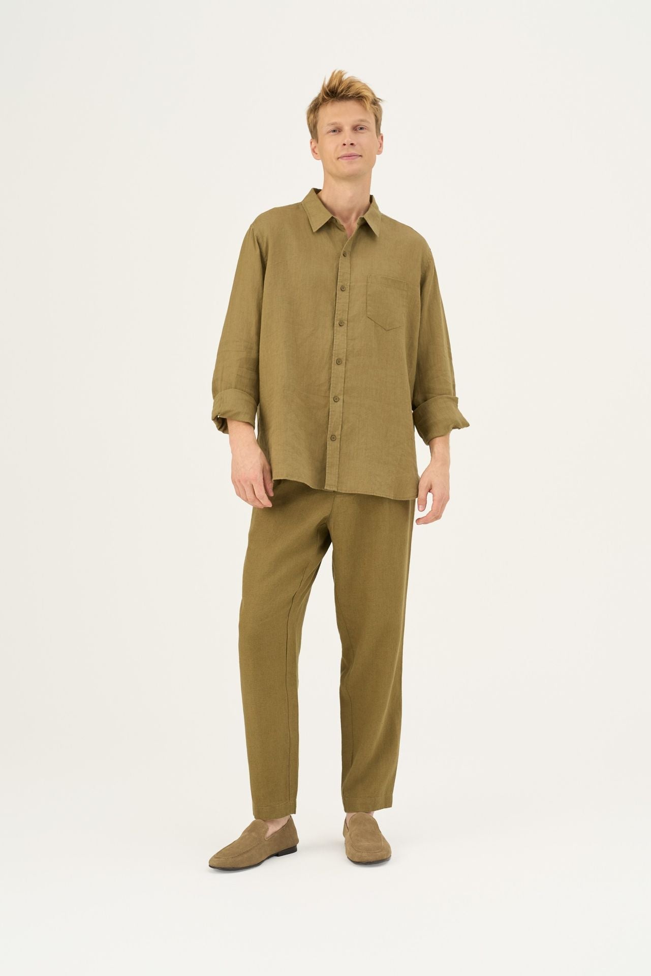 Olive Khaki lino Magnus kelnės — naturalusdrabuziai.lt