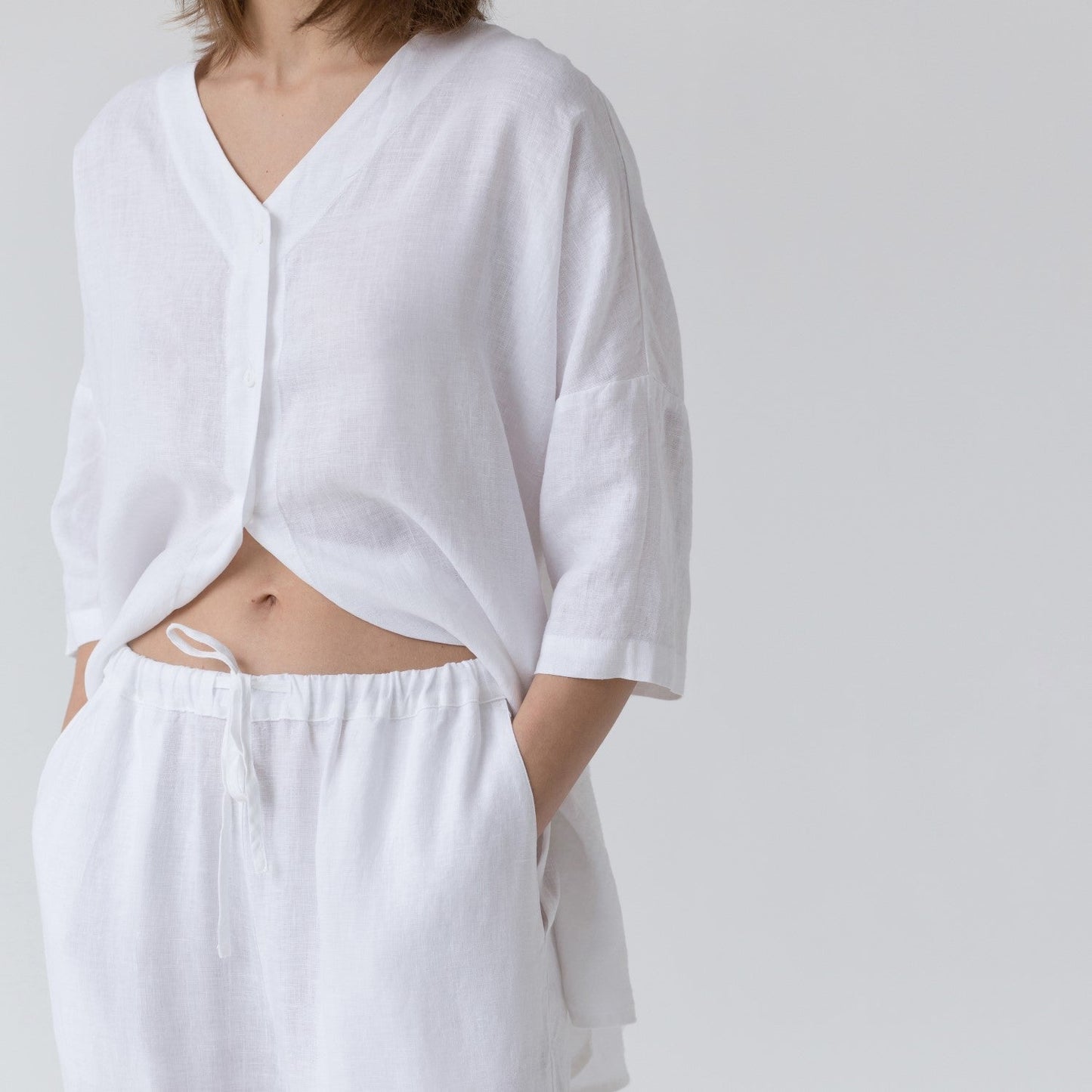 Optical White lino Primrose Loungewear rinkinys — naturalusdrabuziai.lt