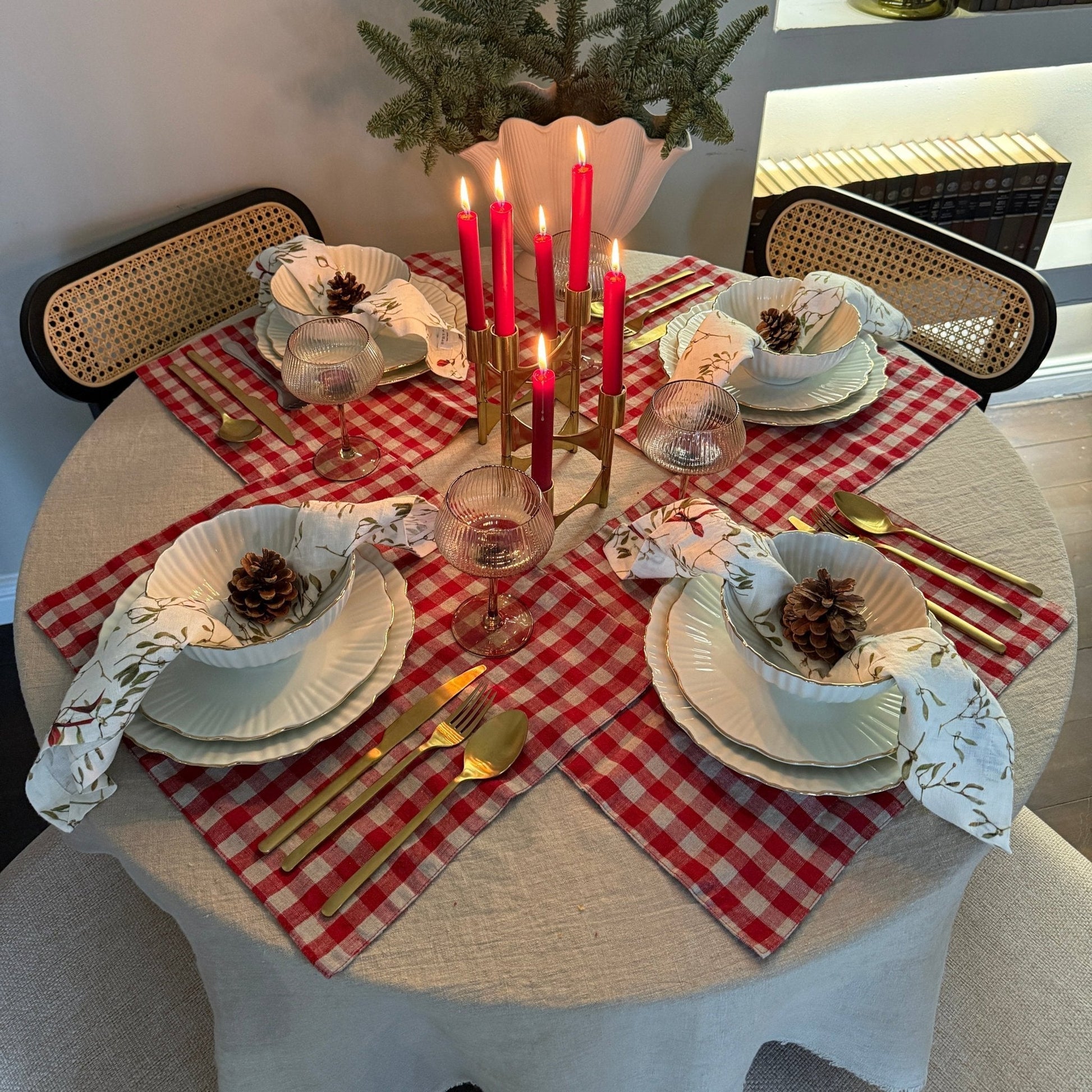 Red Gingham lino staltiesėlė — naturalusdrabuziai.lt