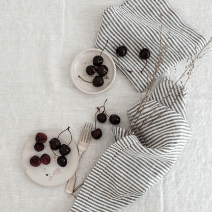 Thin Black Stripes lino servetėlių rinkinys 2 vnt. — naturalusdrabuziai.lt