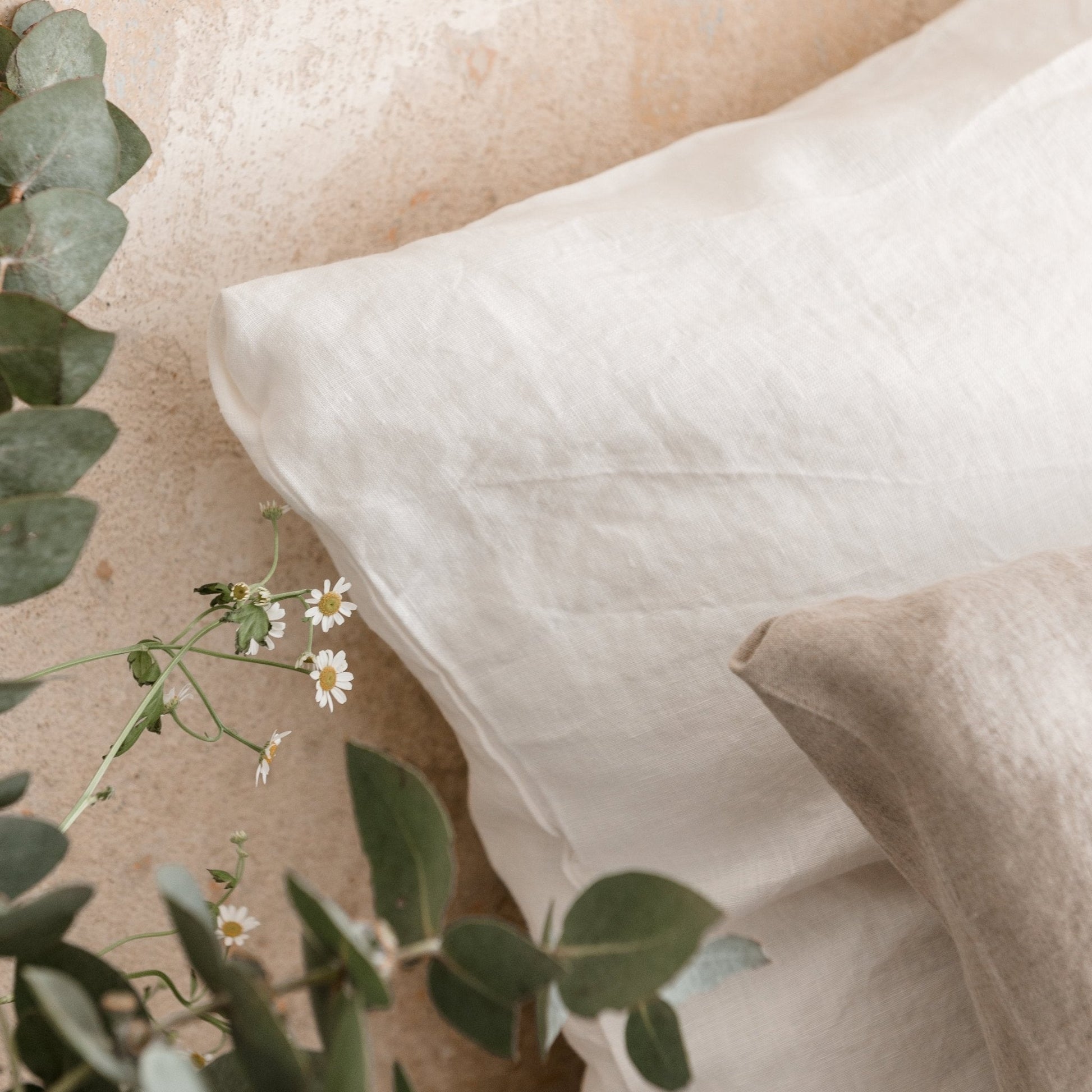 White lino pagalvės užvalkalas — naturalusdrabuziai.lt