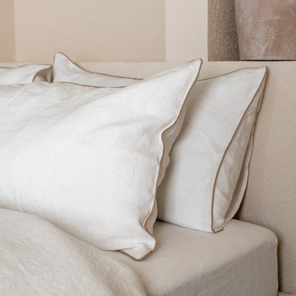 White lino pagalvės užvalkalas with Natural Piping rinkinys 2 vnt. — naturalusdrabuziai.lt