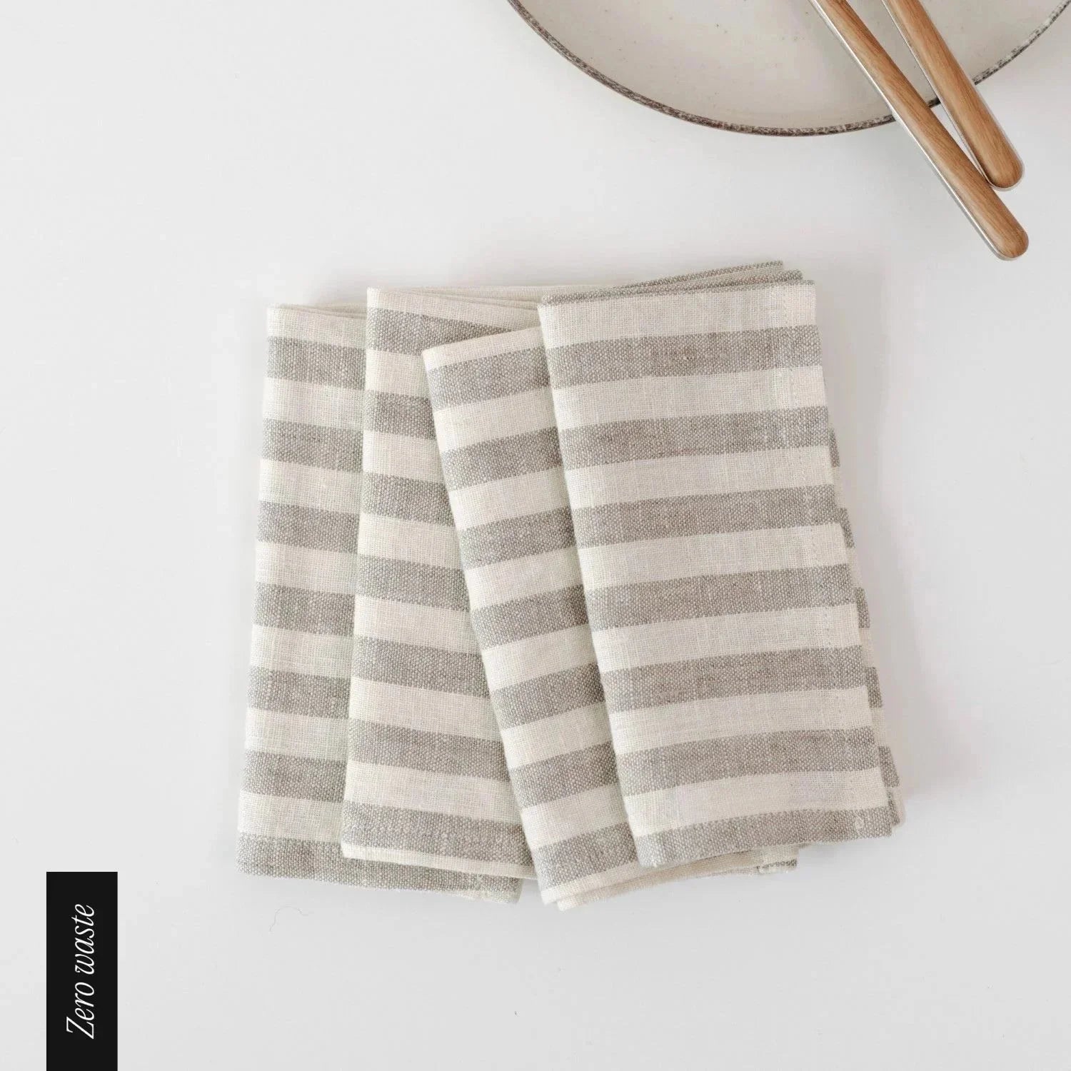 Zero Waste Natural White Stripes lino servetėlių rinkinys 4 vnt. — naturalusdrabuziai.lt