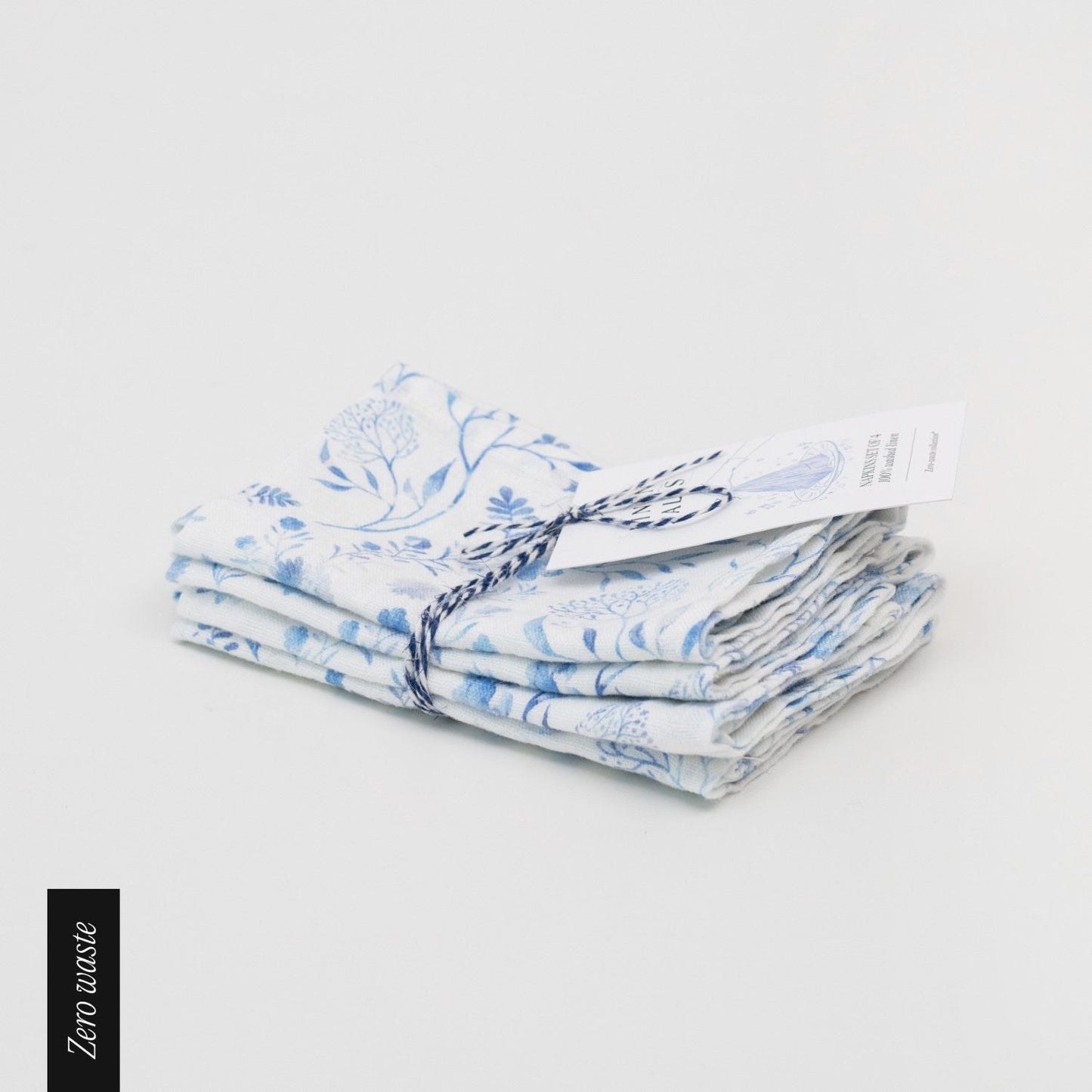 Zero Waste White Botanical Blue lino servetėlių rinkinys 4 vnt. — naturalusdrabuziai.lt